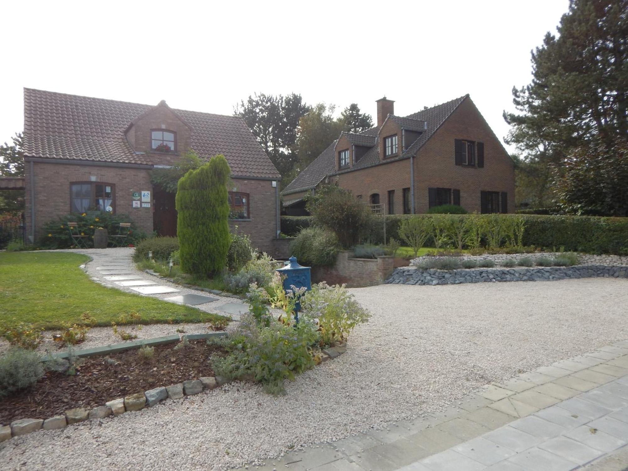 La Chrysalide Hotel Mons Bagian luar foto